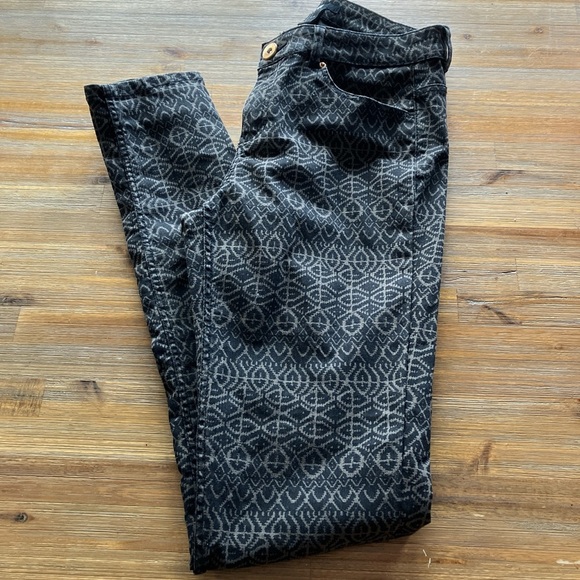 H&M size‎ 8 brown and black ikat print skinny medium rise stretch jean - Picture 1 of 4